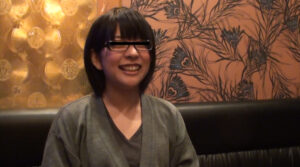 日本酒をハイペースで飲んで3回の自然嘔吐…明るい素人・にあちゃんのえずきとゲロ動画Vol.7【無料動画】